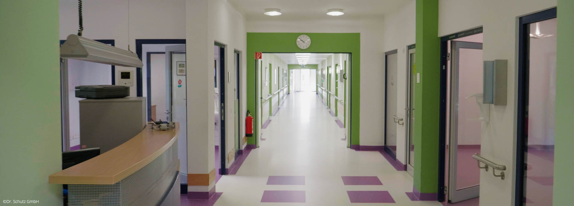 Bodensanierung. 5 Schritte: Reinigung - Reparatur - Aufarbeitung der Oberfläche - Versiegelung oder Beschichtung - Austausch beschädigter Abschnitte | HAN Bodensanierung in Hamburg